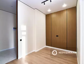 1-комнатная квартира, этаж 4 из 16, 39 м²