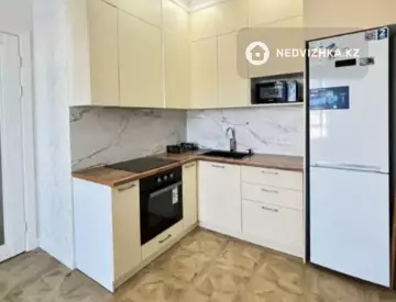 1-комнатная квартира, этаж 10 из 10, 38 м²