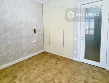 1-комнатная квартира, этаж 10 из 10, 38 м²