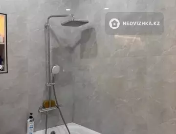 4-комнатная квартира, этаж 8 из 9, 90 м²