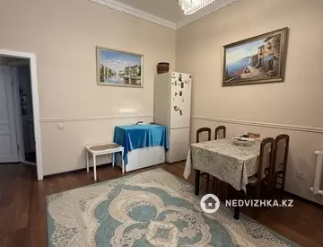 2-комнатная квартира, этаж 2 из 12, 76 м²