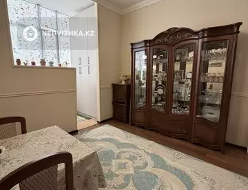 2-комнатная квартира, этаж 2 из 12, 76 м²