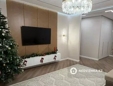 3-комнатная квартира, этаж 8 из 16, 93 м²