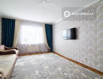 3-комнатная квартира, этаж 4 из 6, 80 м²