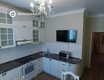 2-комнатная квартира, этаж 6 из 8, 76 м², На длительный срок