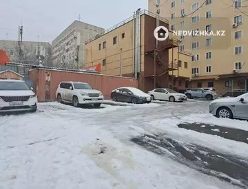 Здание, 4 этажа, 900 м²