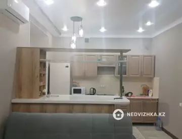 1-комнатная квартира, этаж 10 из 10, 37 м²