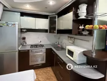2-комнатная квартира, этаж 4 из 5, 47 м²