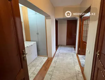4-комнатная квартира, этаж 3 из 5, 93 м²