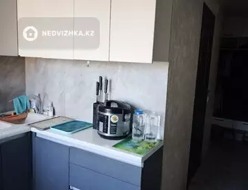 3-комнатная квартира, этаж 9 из 9, 65 м²