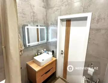 3-комнатная квартира, этаж 9 из 10, 63 м²