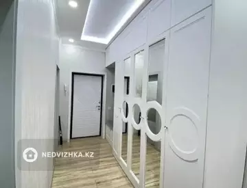 3-комнатная квартира, этаж 9 из 9, 94 м²