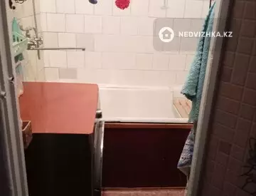 2-комнатная квартира, этаж 4 из 5, 50 м²