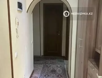 3-комнатная квартира, этаж 2 из 11, 70 м²