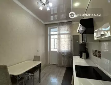 1-комнатная квартира, этаж 3 из 9, 53 м²