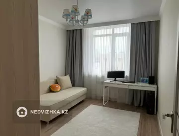 2-комнатная квартира, этаж 8 из 9, 64 м²