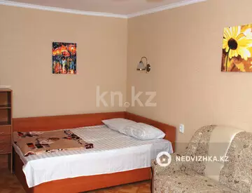 1-комнатная квартира, этаж 2 из 4, 33 м², Посуточно