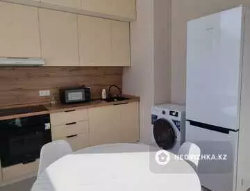 1-комнатная квартира, этаж 3 из 9, 45 м², На длительный срок