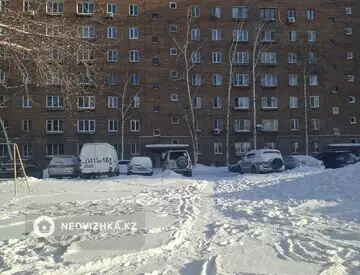 3-комнатная квартира, этаж 1 из 9, 54 м²