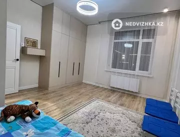 1-комнатная квартира, этаж 10 из 10, 38 м²