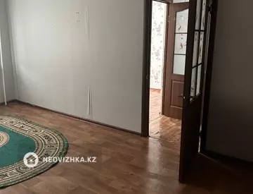 4-комнатная квартира, этаж 1 из 5, 62 м², на длительный срок