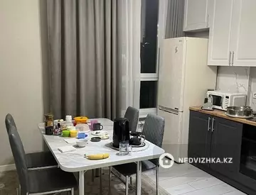 2-комнатная квартира, этаж 9 из 10, 64 м²