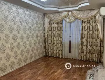 3-комнатная квартира, этаж 8 из 9, 63 м², На длительный срок