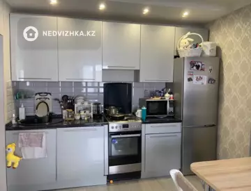 1-комнатная квартира, этаж 3 из 5, 37 м²