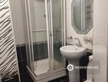 3-комнатная квартира, этаж 8 из 9, 65 м²