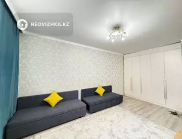 1-комнатная квартира, этаж 3 из 10, 38 м²