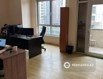 Помещение, этаж 5 из 1, В жилом доме, 169 м²