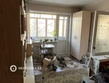 2-комнатная квартира, этаж 3 из 5, 45 м²