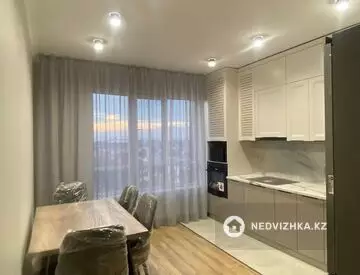 3-комнатная квартира, этаж 9 из 9, 80 м², На длительный срок