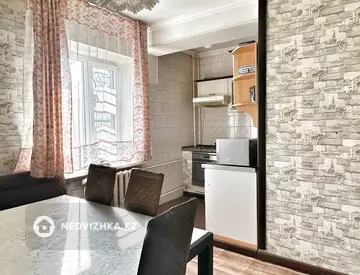 4-комнатная квартира, этаж 3 из 5, 90 м²