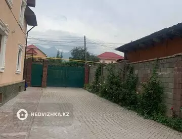 1-комнатный дом, 7.8 соток, 550 м²