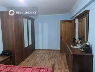 4-комнатная квартира, этаж 1 из 5, 92 м²