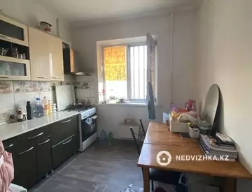 1-комнатная квартира, этаж 8 из 9, 40 м²