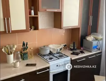 1-комнатная квартира, этаж 10 из 10, 37 м²