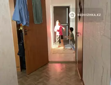 1-комнатная квартира, этаж 10 из 10, 37 м²