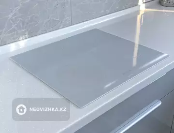 4-комнатная квартира, этаж 7 из 8, 240 м²