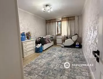 3-комнатная квартира, этаж 4 из 5, 80 м²
