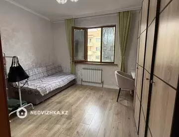 3-комнатная квартира, этаж 4 из 5, 80 м²