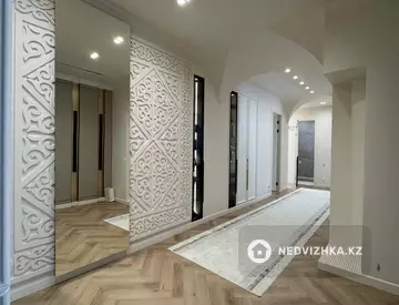 6-комнатная квартира, этаж 9 из 9, 190 м²