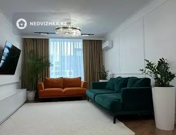 4-комнатная квартира, этаж 10 из 12, 124 м²