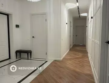 4-комнатная квартира, этаж 10 из 12, 124 м²