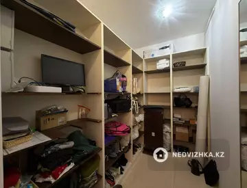 5-комнатная квартира, этаж 28 из 31, 203 м²