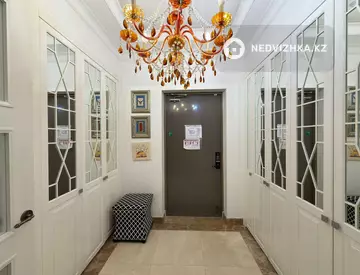 5-комнатная квартира, этаж 28 из 31, 203 м²
