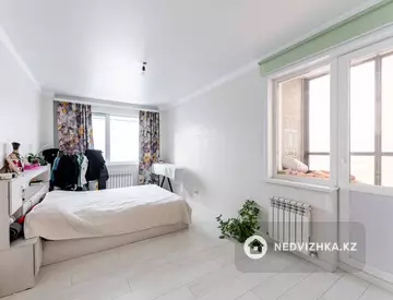 3-комнатная квартира, этаж 8 из 10, 80 м²