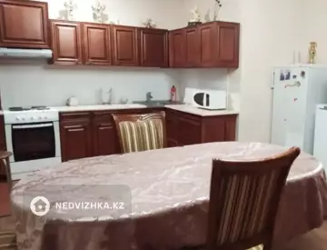 3-комнатная квартира, этаж 9 из 9, 128 м²