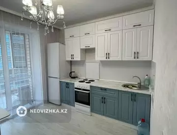 1-комнатная квартира, этаж 3 из 12, 38 м²
